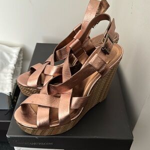 Vince Camuto - Size 6.5 - Summer Bronze